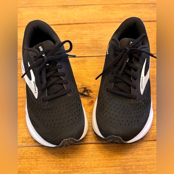 Brooks Women’s Adrenaline 24 GTS Running Shoe (wide) - Picture 2 of 7